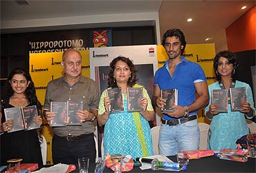 Avika Gor, Anupam Kher, Gajra Kottary, Kunal Kapoor and Mahie Gill