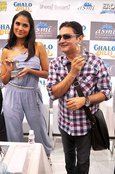Vinay Pathak and Lara Dutta