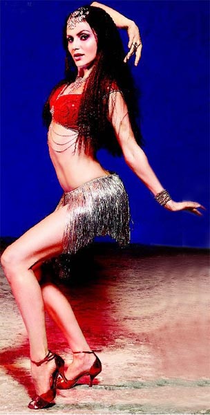 Yana Gupta in Chalo Dilli