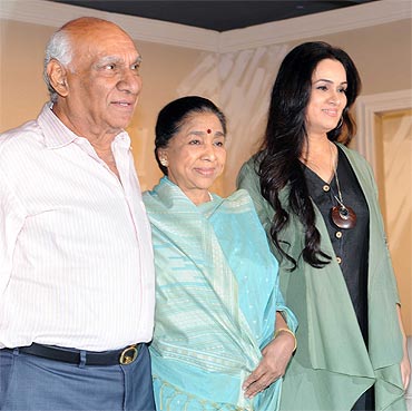 Yash Chopra, Asha Bhosle and Padmini Kolhapure