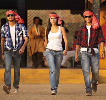 A still from Mere Brother Ki Dulhan