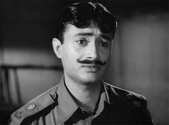 A scene from Hum Dono (1963)