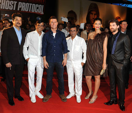 Anil Kapoor, Mustan Burmawalla, Tom Cruise, Abbas Burmawalla, Sonam Kapoor and Neil Nitin Mukesh