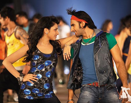 A scene from Ladies VS Ricky Bahl