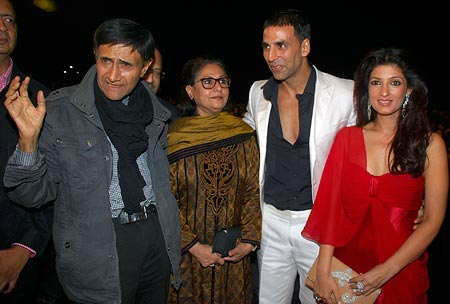 Dev Anand, Jaya Bachchan, Akshay Kumar and his wife Twinkle Khanna