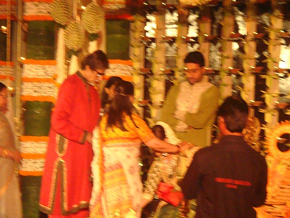 Amitabh Bachchan, Jaya Bachchan, Aishwarya Rai Bachchan and Abhishek Bachchan