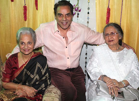 Waheeda Rehman, Dharmendra and Nanda
