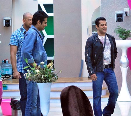 Andrew Symonds, Amar Upadhyay and Salman Khan in Bigg Boss house