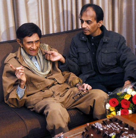 Dev Anand on his 88th birthday with son Suneil Anand