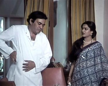 Sanjeev Kapoor and Moushumi Chatterjee in Angoor