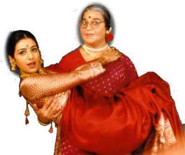 A scene from Chachi 420
