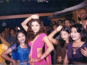 A scene from Chandni Bar