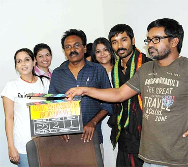 Aishwarya and Dhanush with the film's unit
