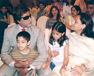 Amitabh Bachchan, Agastya Nanda, Navya Naveli, Jaya Bachchan