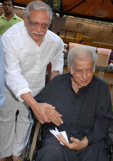 Gulzar and Shashi Kapoor