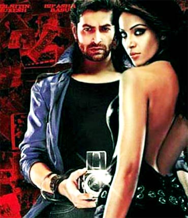 Neil Nitin Mukesh and Bipasha Basu in Aa Dekhen Zara