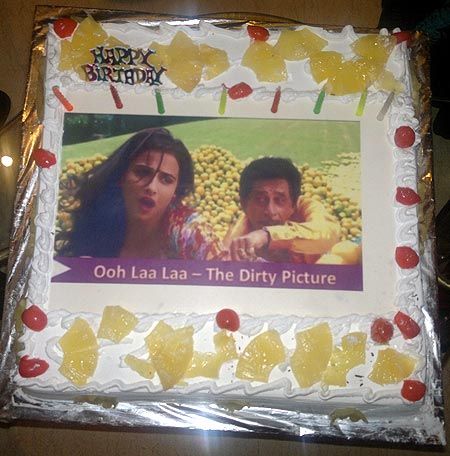 Bappi Lahiri's birthday cake on his birthday November 27
