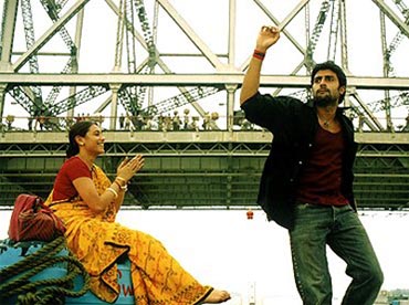 Rani Mukerji and Abhishek Bachchan in Yuva