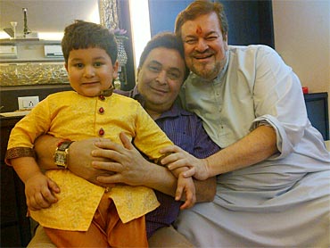 Rishi Kapoor with Nitin Mukesh and his grandson