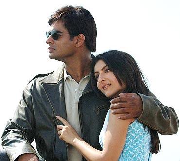 R Madhavan and Soha Ali Khan in Rang De Basanti