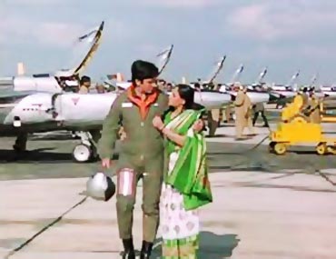 Shashi Kapoor and Jaya Bachchan in Silsila