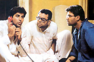 Akshay Kumar, Paresh Rawal and Suneil Shetty in Hera Pheri