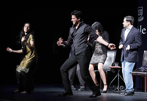 Shah Rukh Khan with Sarika Arya (left) and Nikhil Sud