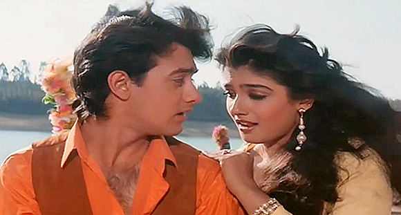 Aamir Khan and Raveena Tandon in Andaz Apna Apna