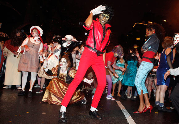 New Yorkers perform on Thriller for Halloween parade