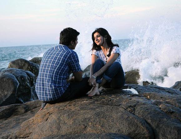 A scene from Neethane Enn Ponvasantham