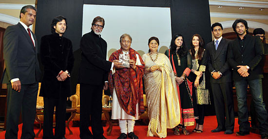 Ayaan Ali Khan, Amitabh Bachchan, Amjad Ali Khan,  Subhalakshmi, Neema Sharma, Aishwarya Rai, Abhishek Bachchan, Amaan Ali Khan