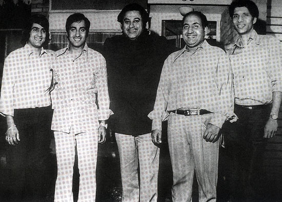 Mohammed Rafi with Kishore Kumar and his sons