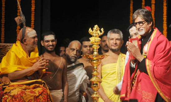 Shankaracharya of Kanchi and Amitabh Bachchan