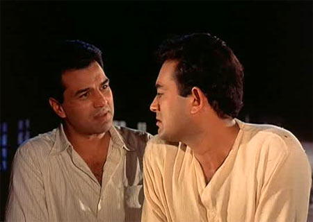 Dharmendra and Sanjeev Kumar in Satyakam