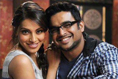 Bipasha Basu and R Madhavan in Jodi Breakers