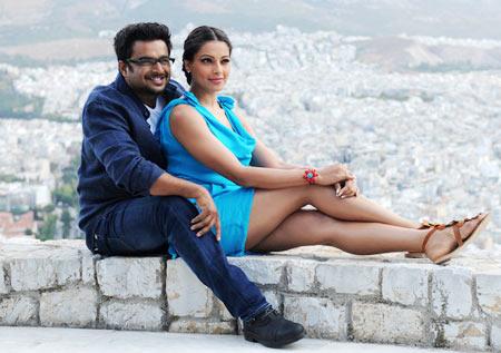 R Madhavan and Bipasha Basu in Jodi Breakers