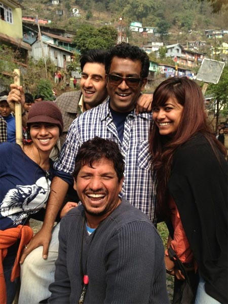 Ranbir Kapoor and Anurag Basu along with the crew of Barfee