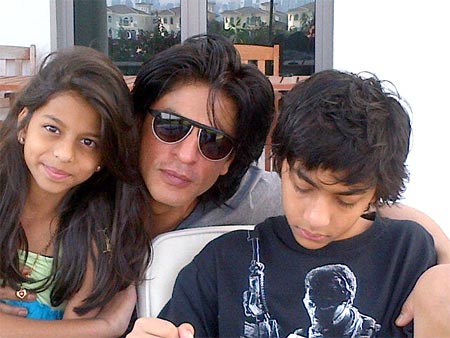 Suhana, Shah Rukh Khan and Aryan