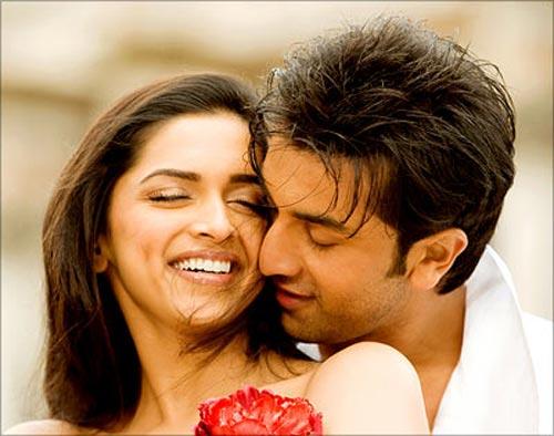 Deepika Padukone and Ranbir Kapoor in Bachna Ae Haseeno