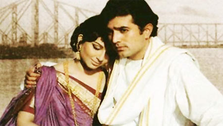 Sharmila Tagore and Rajesh Khanna in Amar Prem