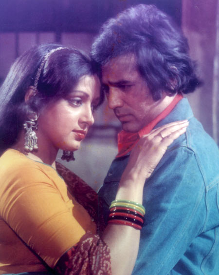 Hema Malini and Rajesh Khanna in Mehbooba