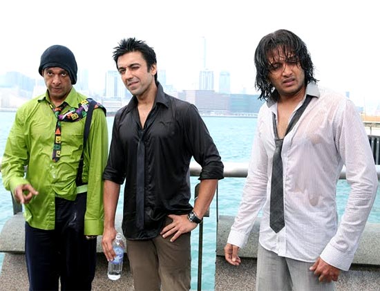 Javed Jaffrey, Aashish Choudhry and Ritiesh Deshmukh in Double Dhamaal