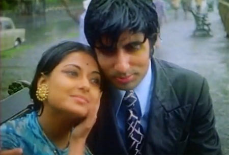 Amitabh Bachchan and Moushumi Chatterjee in Manzil