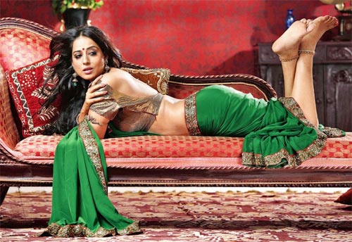 Mahie Gill in Saheb Biwi and Gangste