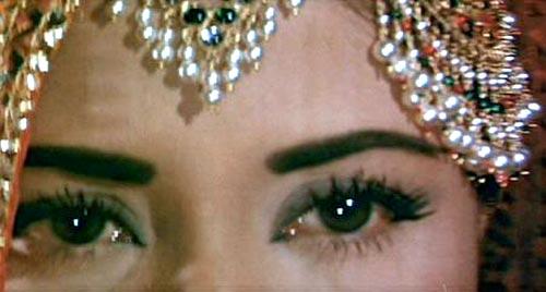 Meena Kumari in Pakeezah