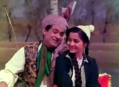 Joy Mukherjee and Asha Parekh in Phir Wohi Dil Laya Hoon