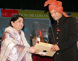 Lata Mangeshkar and Sachin Tendulkar