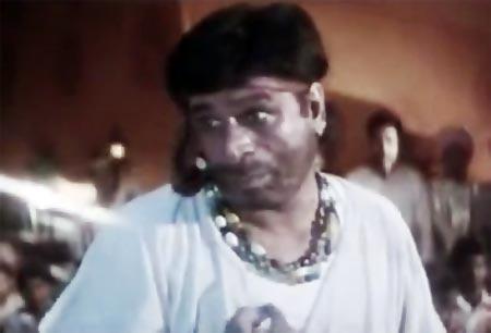 Kader Khan in Hum