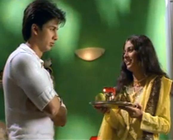 Shahid Kapoor and Amrita Rao in Ishq Vishk