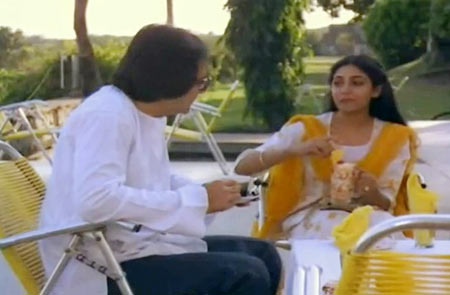 Farookh Shaikh and Deepti Naval in Chashme Buddoor